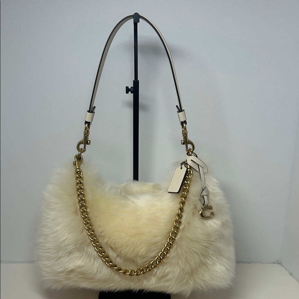 New Coach Cream Fur Shoulder Bag with Gold Chain - Picture 3 of 7